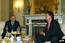 Пол Маккартни встречается с Владимиром Путиным в Кремле, 2003