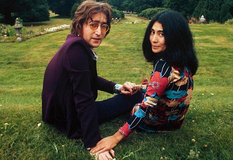 John and Yoko at Tittenhurst Park in 1970